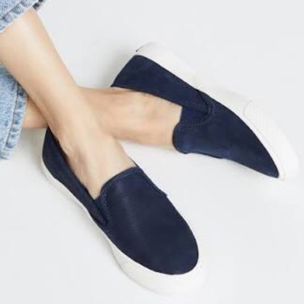 Sperry Navy Sneaker. Women’s Size 8.5